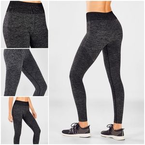 Fabletics Seamless Mid-Rise Jaquard Legging Large